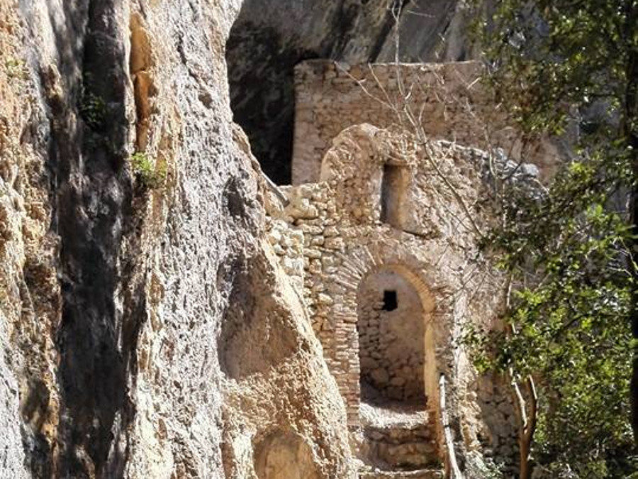 Il Borgo di Roccantica, l’Eremo di San Leonardo, la Mola della Comune – 17 ottobre 2020