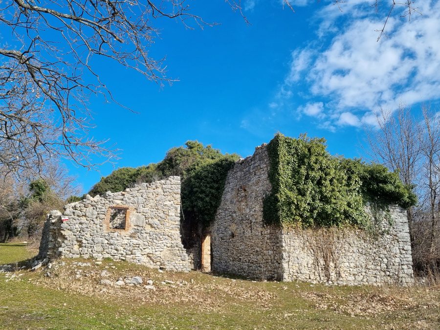 In Umbria: Piediluco, L’Antica Miniera, il Castello e il Lago – 25 aprile 2022