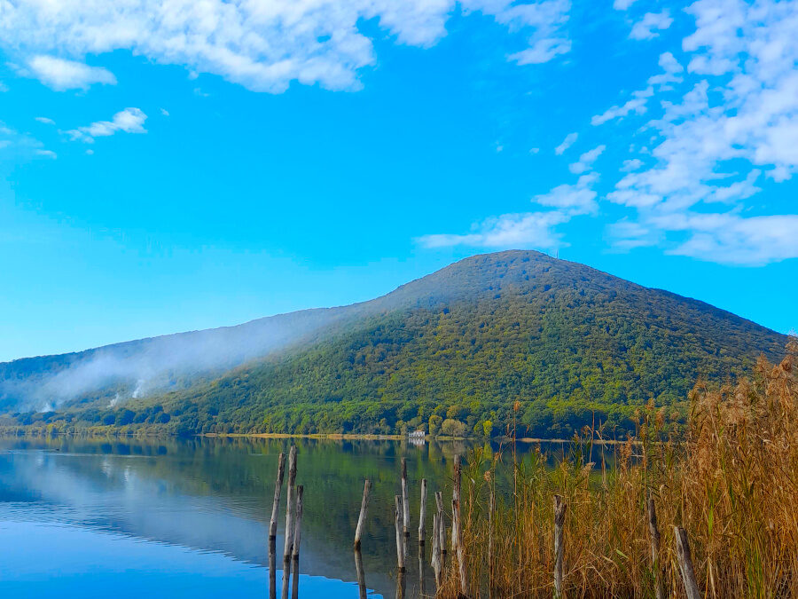 Il Lago di Vico, la Faggeta di Monte Venere e il Pozzo del Diavolo – 11 ottobre 2023